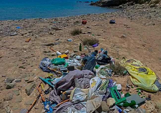 basura marina en playa