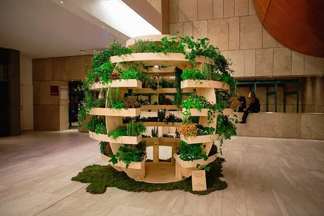 huerto vertical urbano de madera