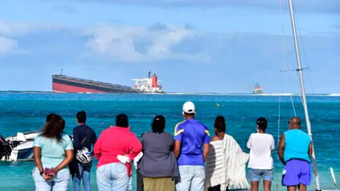 vertido de petroleo en la isla Mauricio Portada