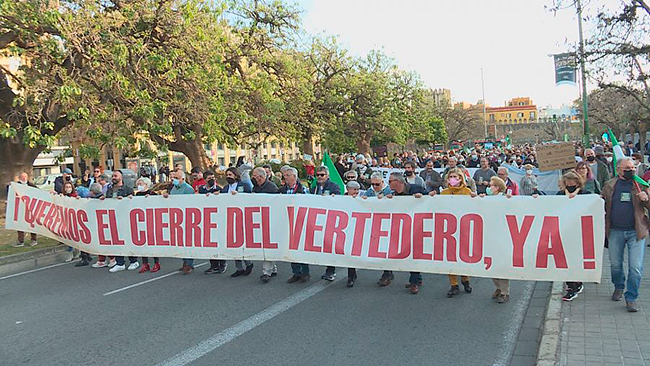 manifestacion en contra del vertedero de Nerva